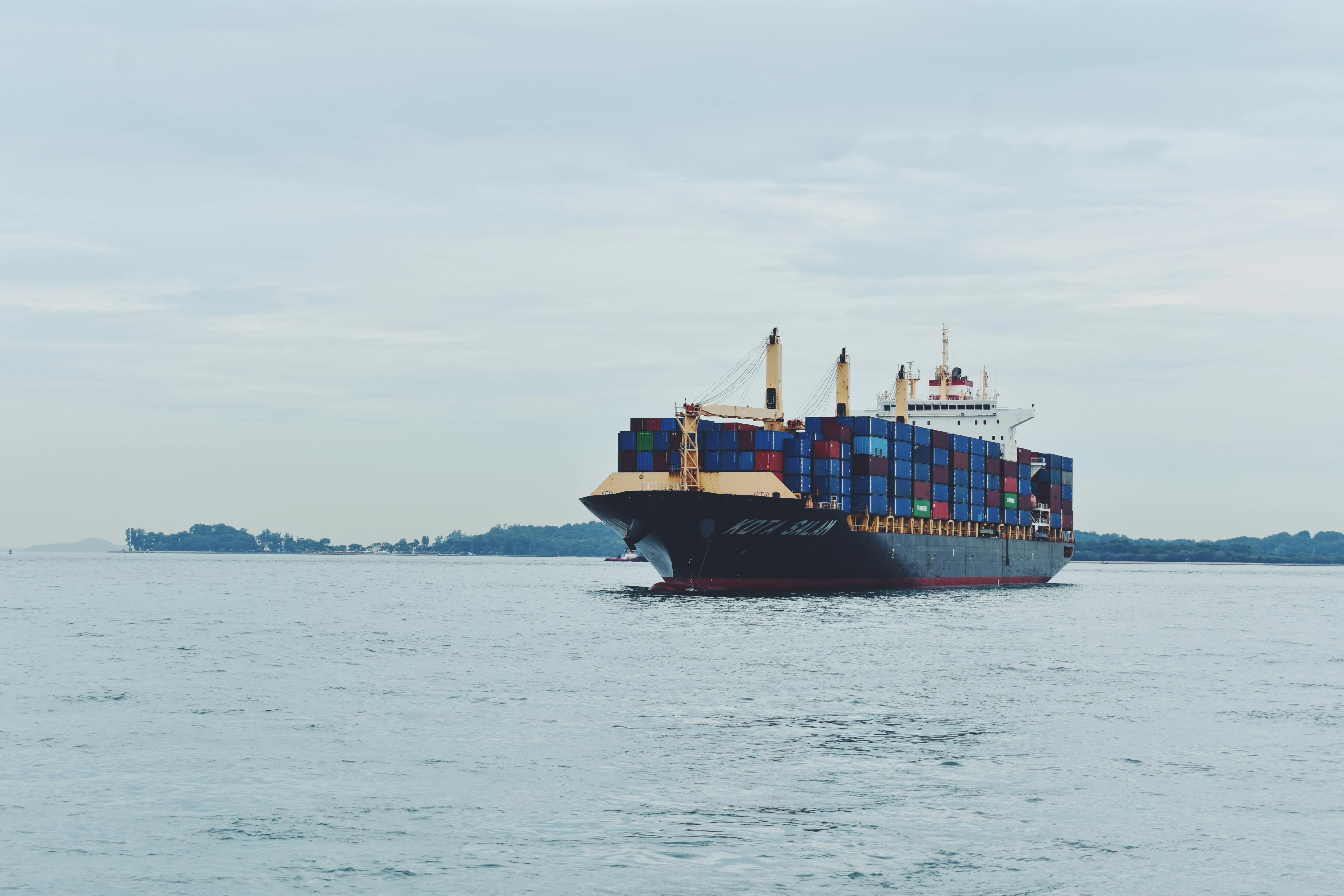 Outbound Call vs. Intelligent Customer Service: A Decision Guide for Logistics Companies