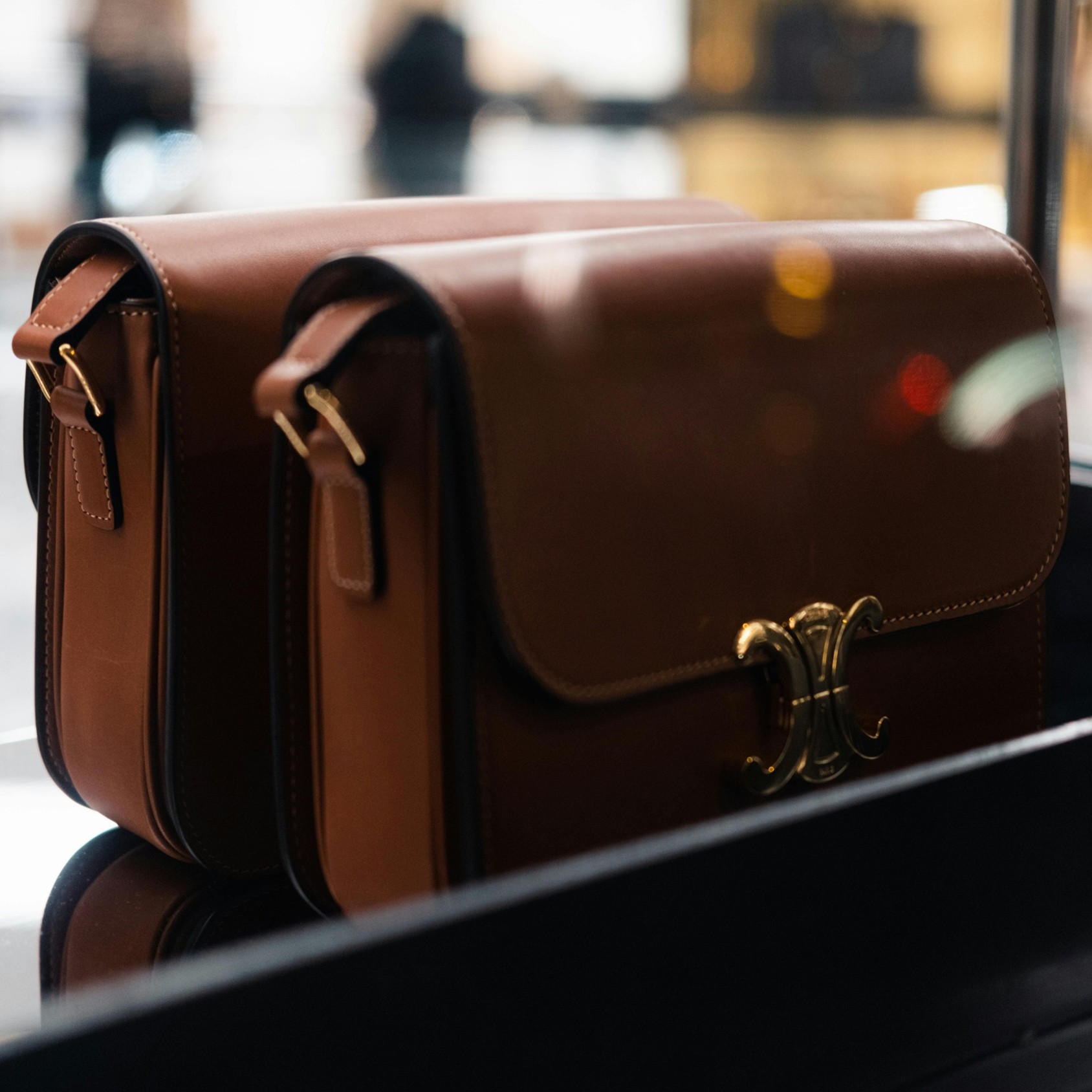 Conversion Rate Improvement Badge: Using AI Smart Badges to Boost Sales in Singapore Luxury Retail