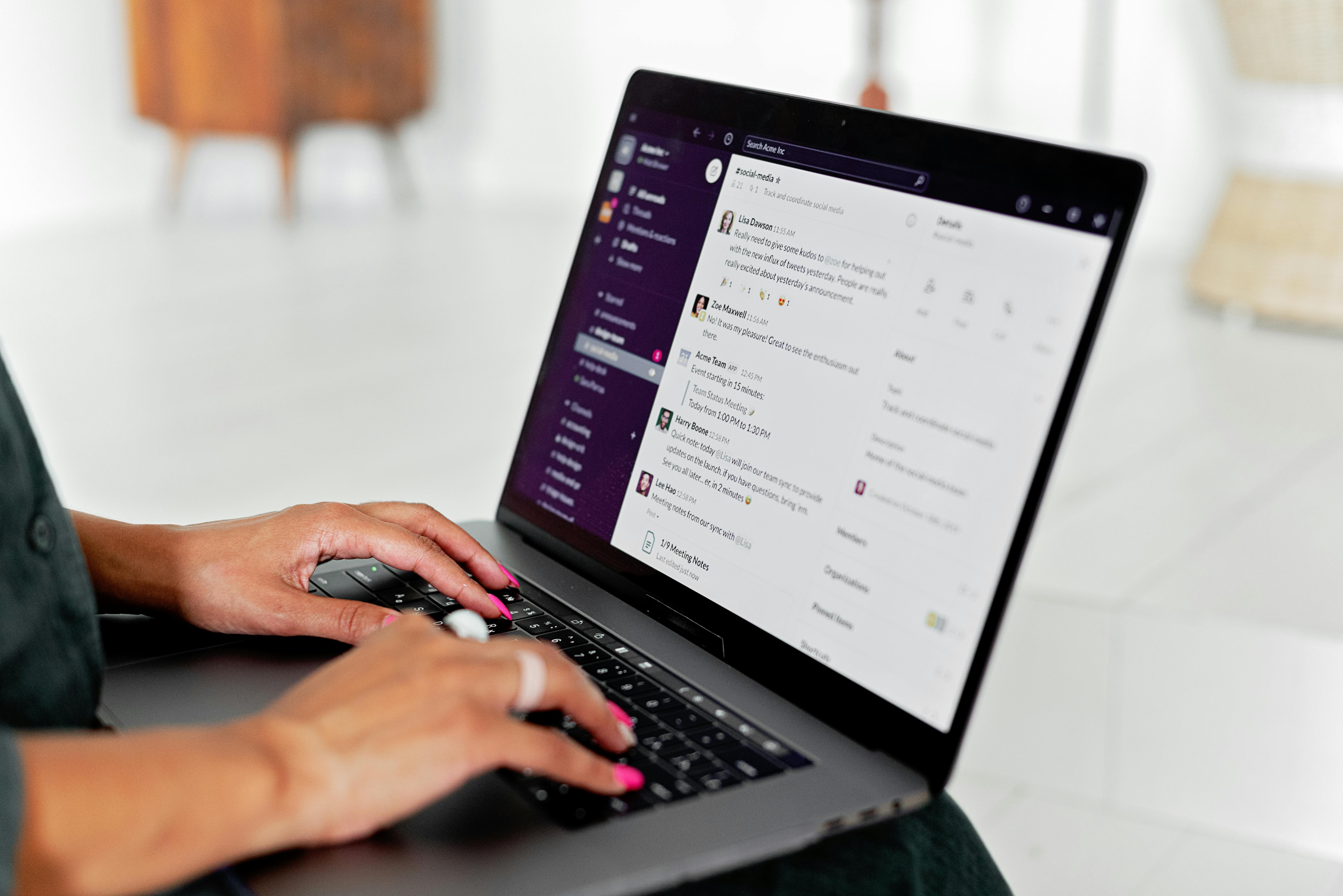 AI Chatbot with Real-Time Translation: Top Tools for Malaysian E-Commerce