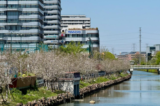 AI Chatbot for Self-Service: How a Singapore Water Utility Reduced Customer Calls by 50%