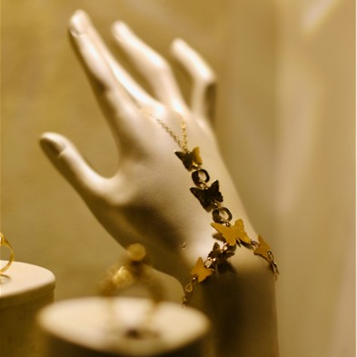 Top Sales Expertise Replication for Jewelry Chains: How AI Smart Badges Capture and Share Best Practices