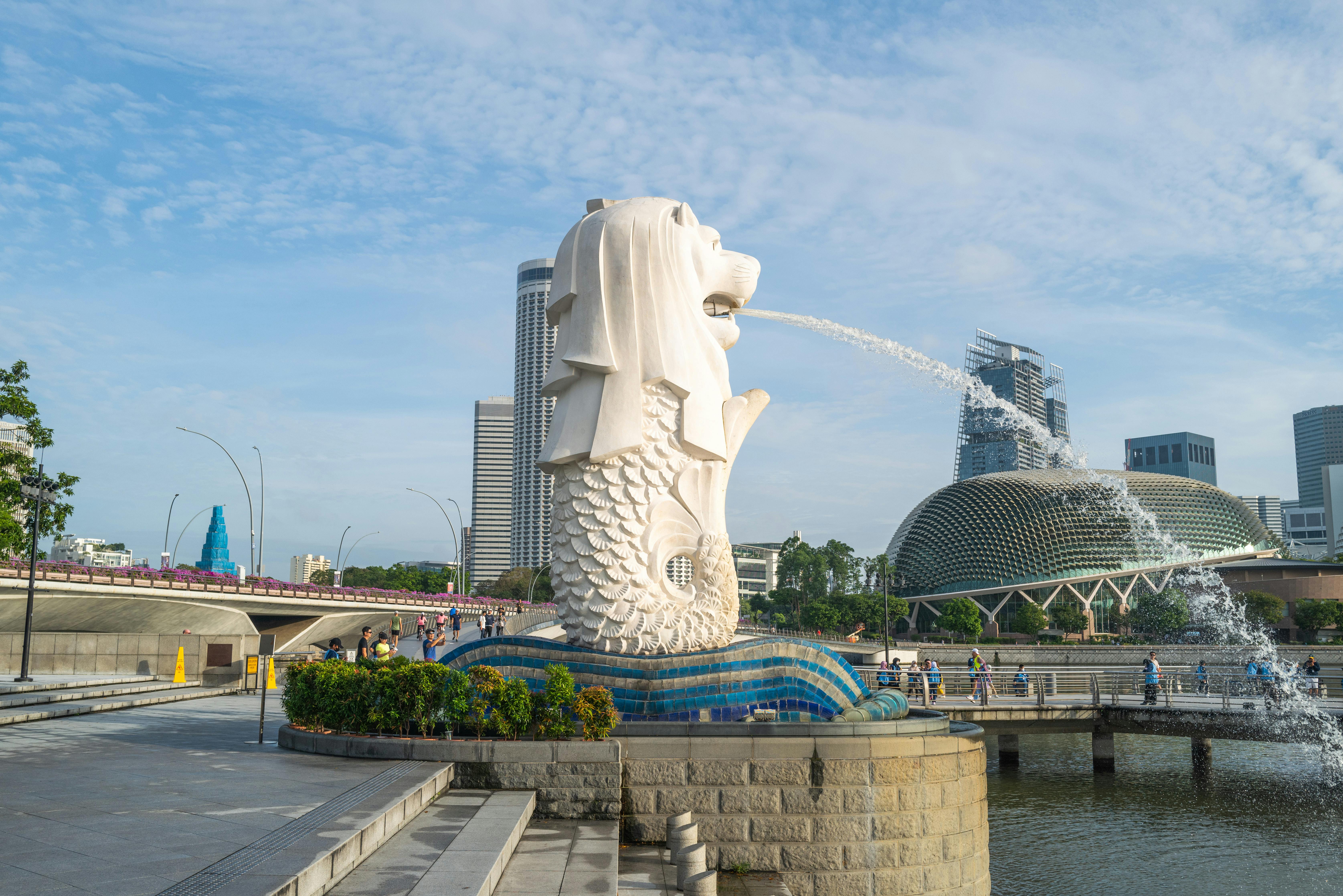 Wearable AI for Sales Teams:How a Singapore Tourist Attraction Increased Upsell by 35%