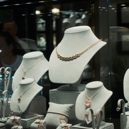 Wearable AI for Sales Teams: How a Philippine Jewelry Chain Increased Average Transaction Value by 20%