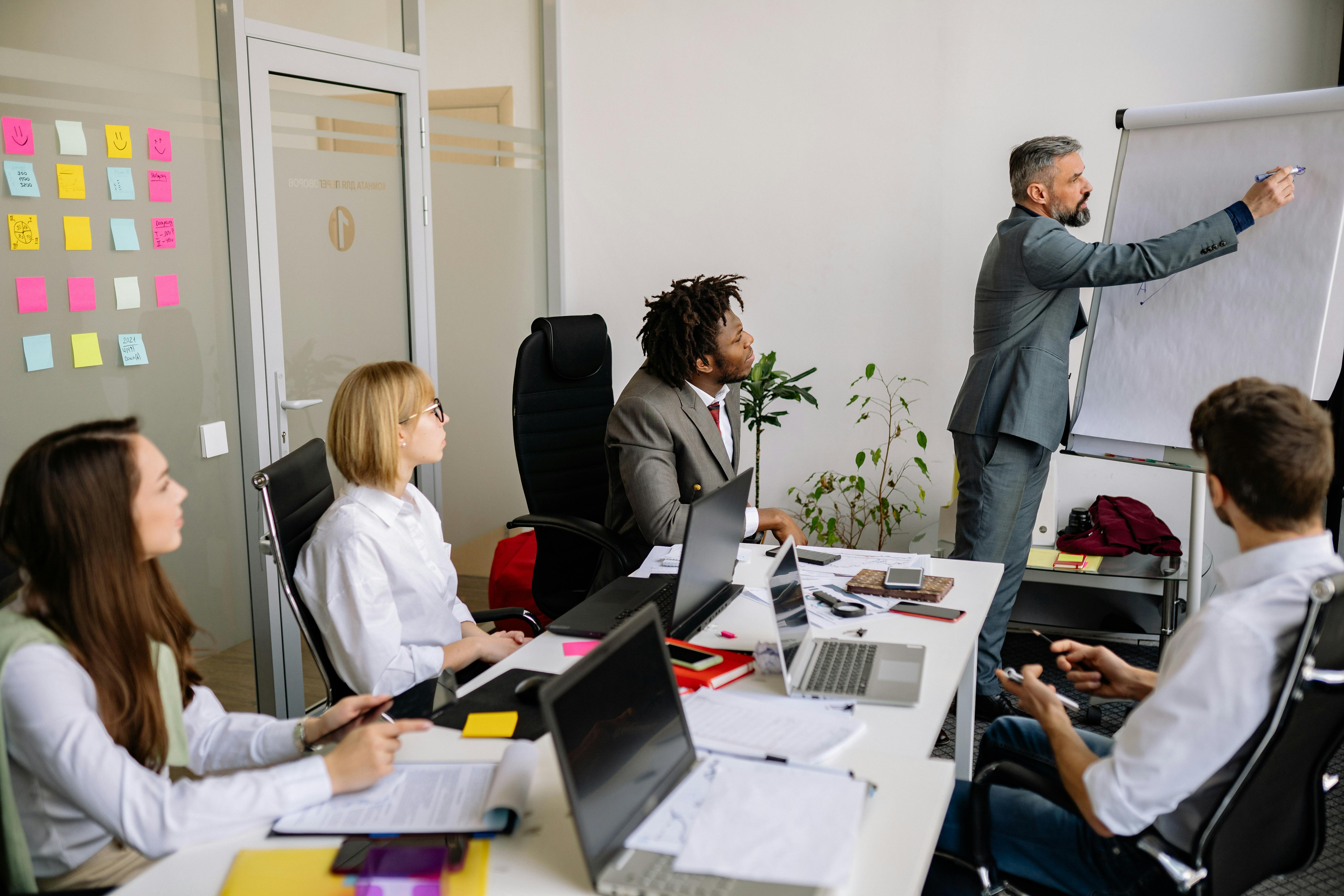 Roleplay Simulation with AI Feedback:How Banks Train Customer Service Agents