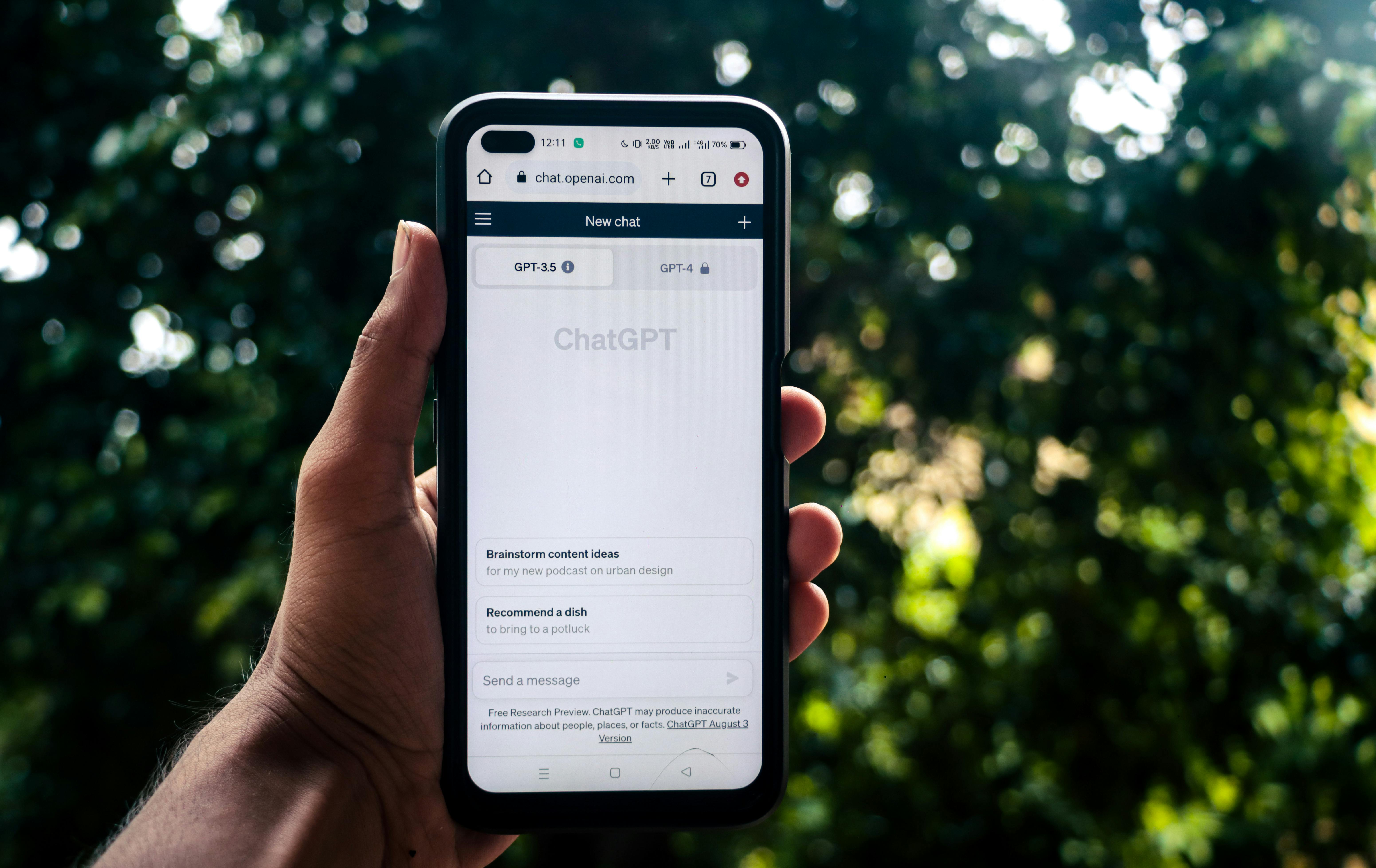 How to Choose an AI Voice Assistant for Customer Service:A Buyer’s Guide