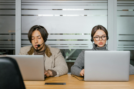 Stop Losing Sales Due to Slow Email Support: How Live Chat Captures Every Opportunity