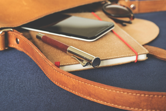 Smart Badge + AI Training System: How an Insurance Brokerage Improved Sales Coaching