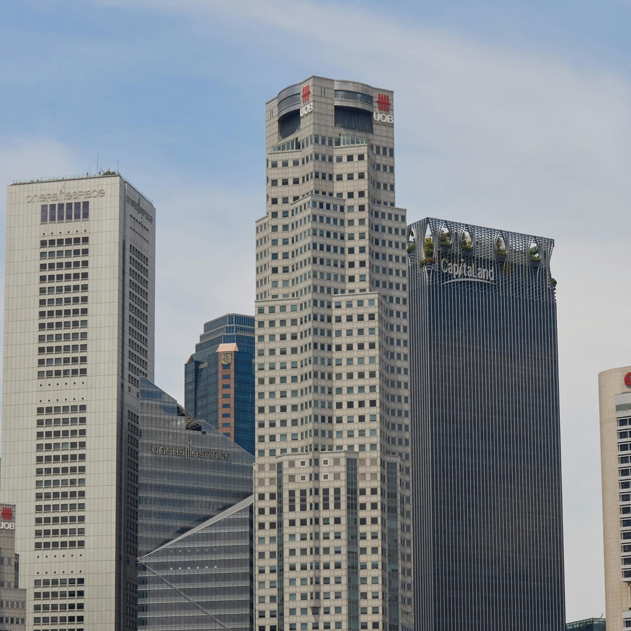 Voice Analytics and Quality Monitoring Call Center: How a Singapore Bank Improved Agent Performance