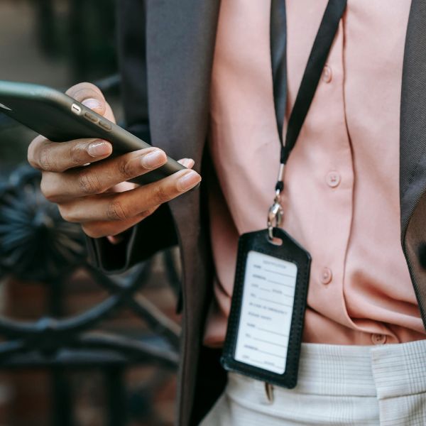 2026 Mainstream Smart Badge Brands Review: Top 5 Platforms for Sales Coaching