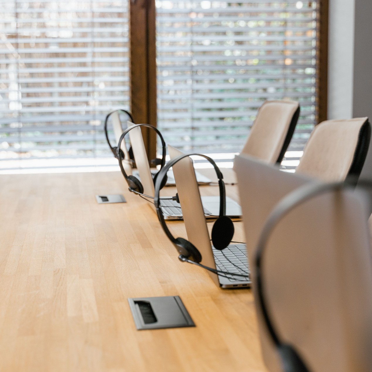 Stop Customers Leaving Without Answer: How Live Chat Captures Every Inquiry