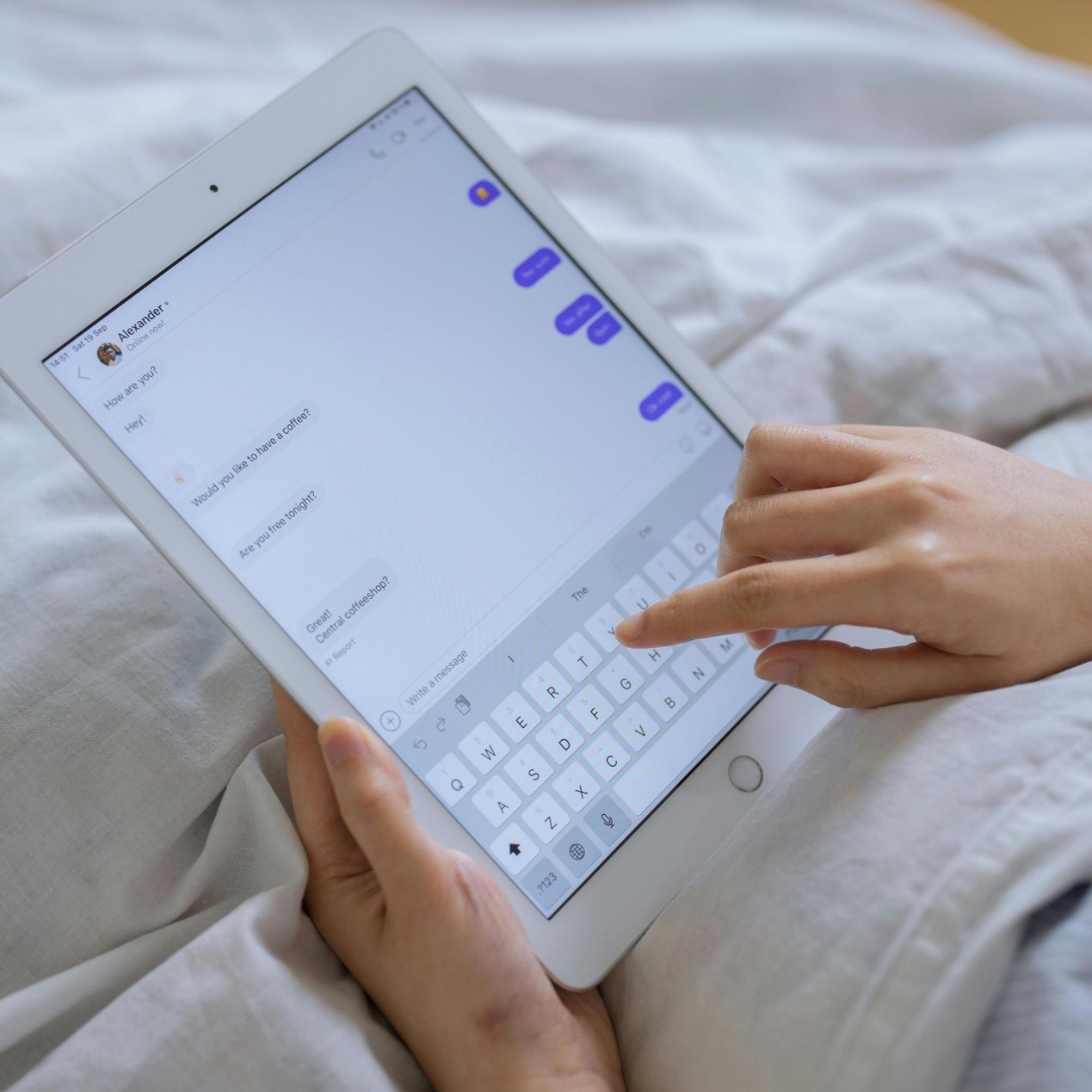 AI Chat for Website: How an E‑Commerce Brand Increased Conversion by 30%