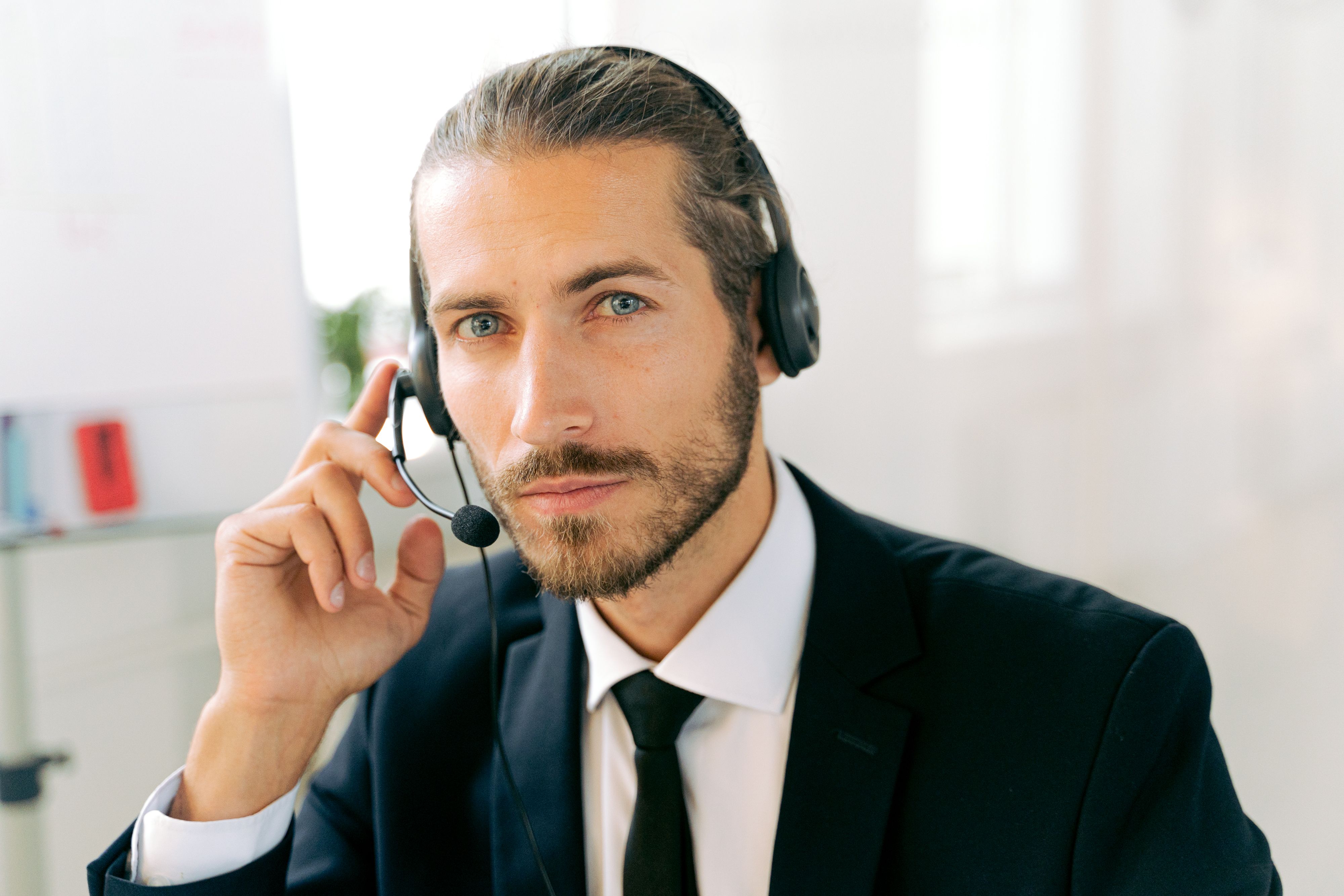 How Instadesk Video Agent Streamlines Cross-Border E-commerce Return & Refund Verification