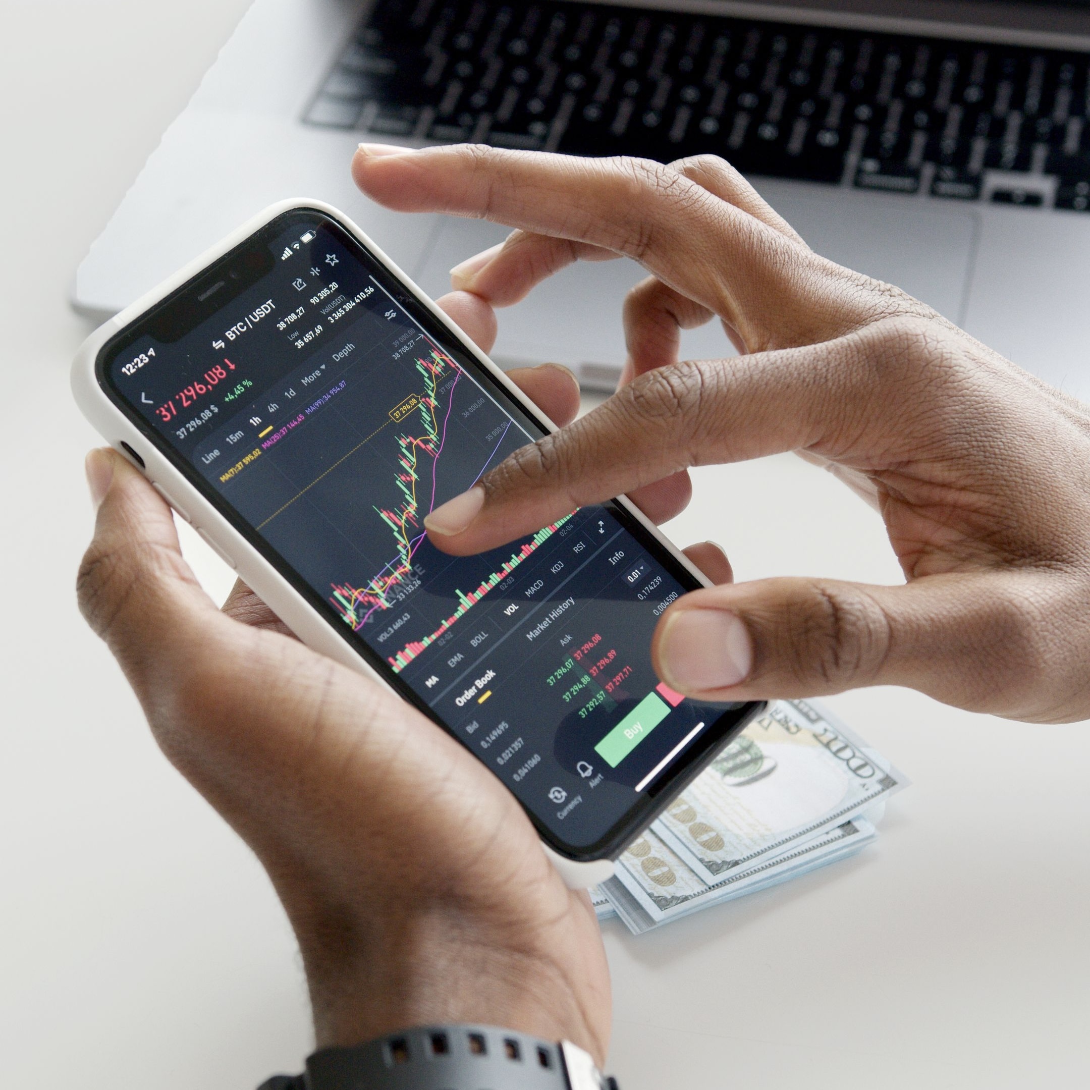 How Instadesk Intelligent Training Cuts Training Costs by 30%for Securities Firms