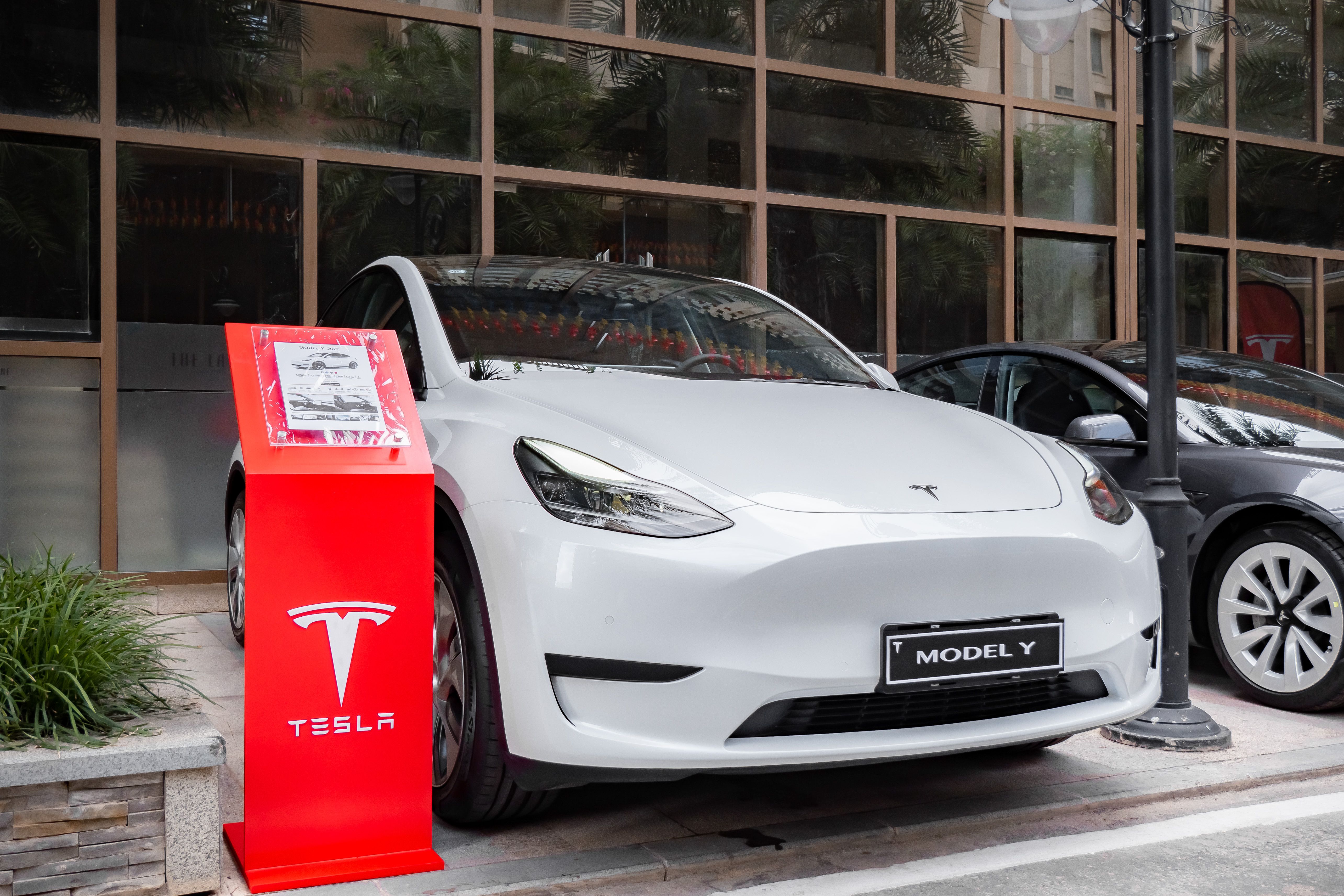 How Smart Badge Empowers New Energy Vehicle 4S Store Sales Management
