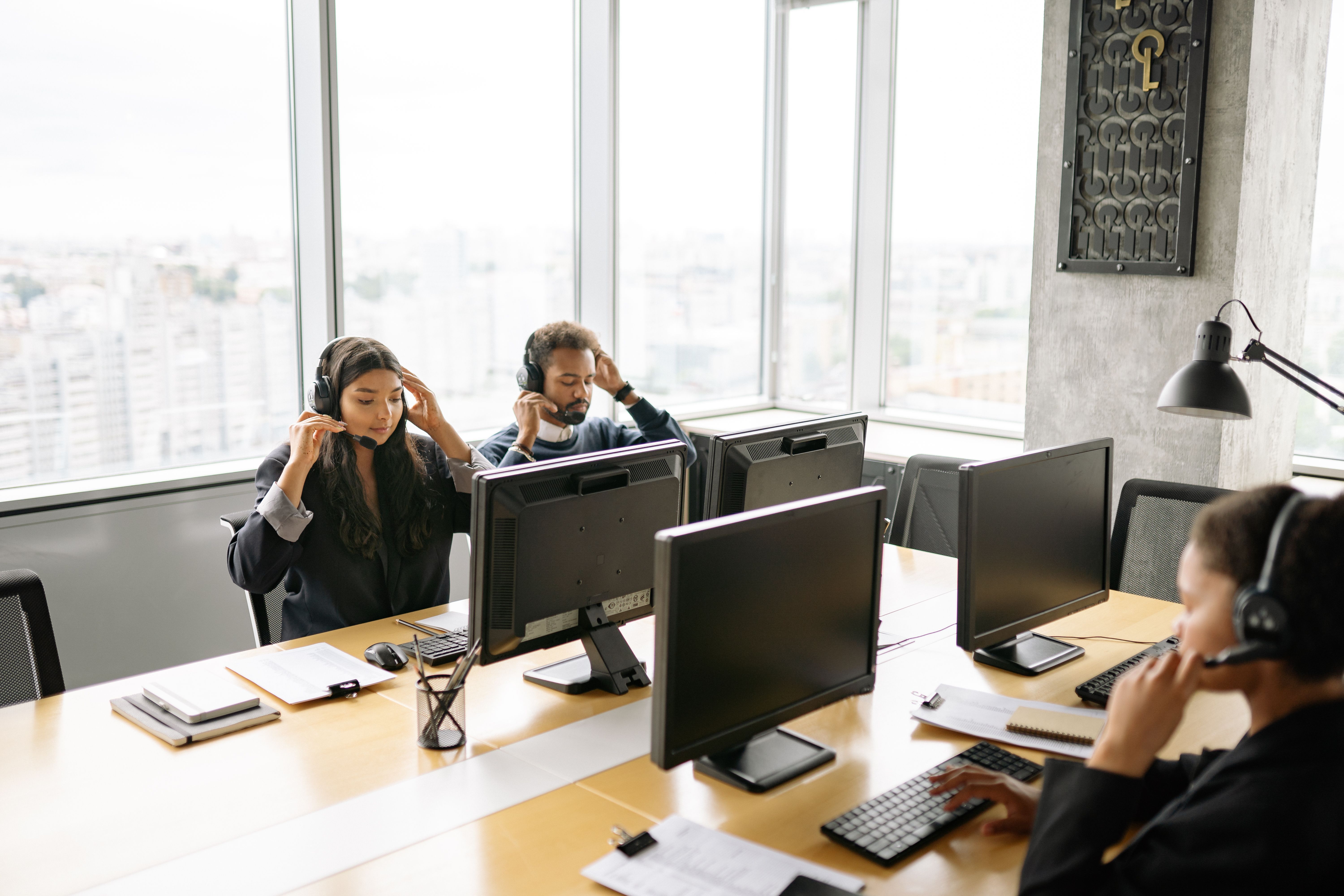 Telemarketer Robot: How AI Voice Bots Automate Outbound Sales Calls