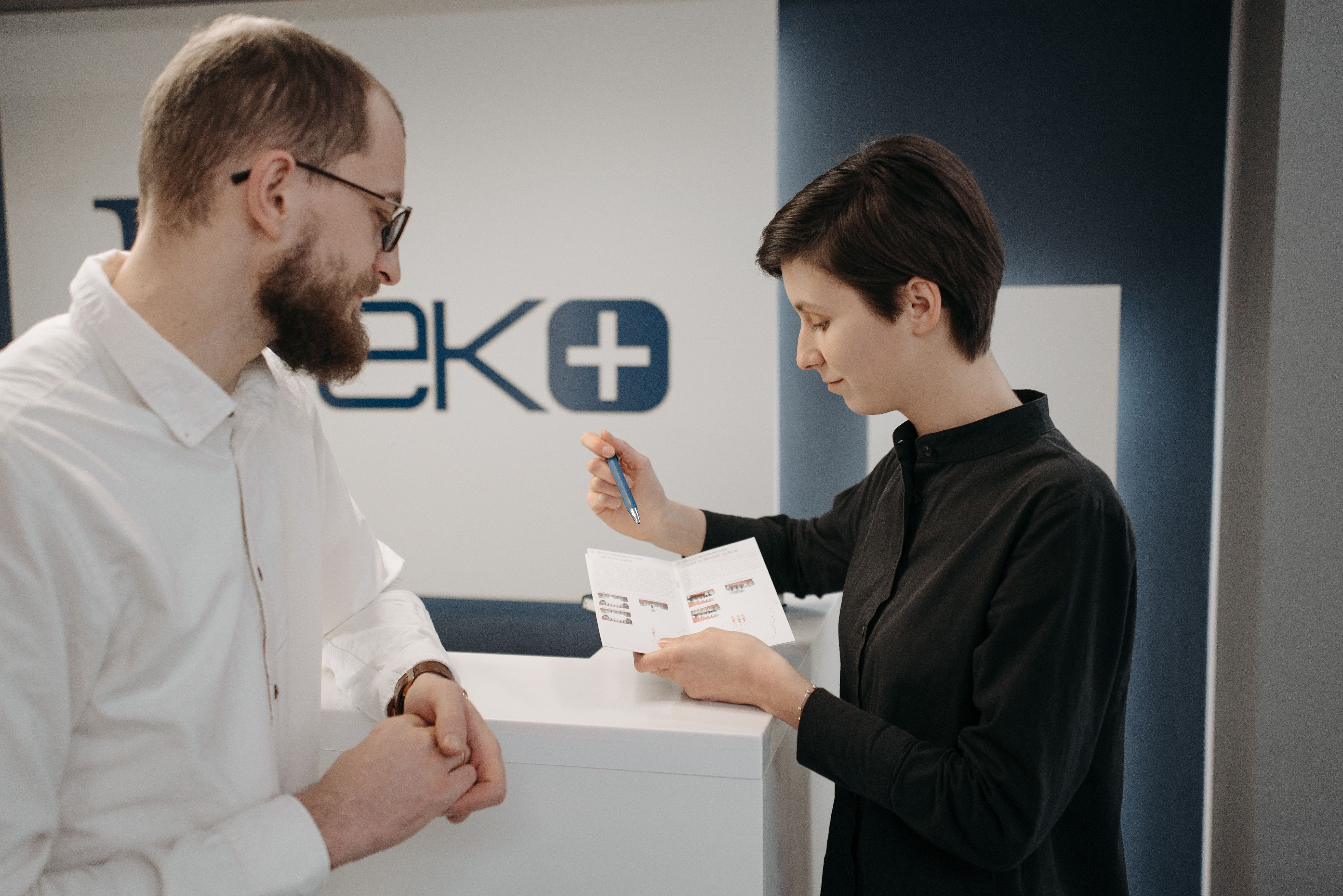 Smart Badge Platform for Medical Representatives: Transforming Pharma Sales with AI