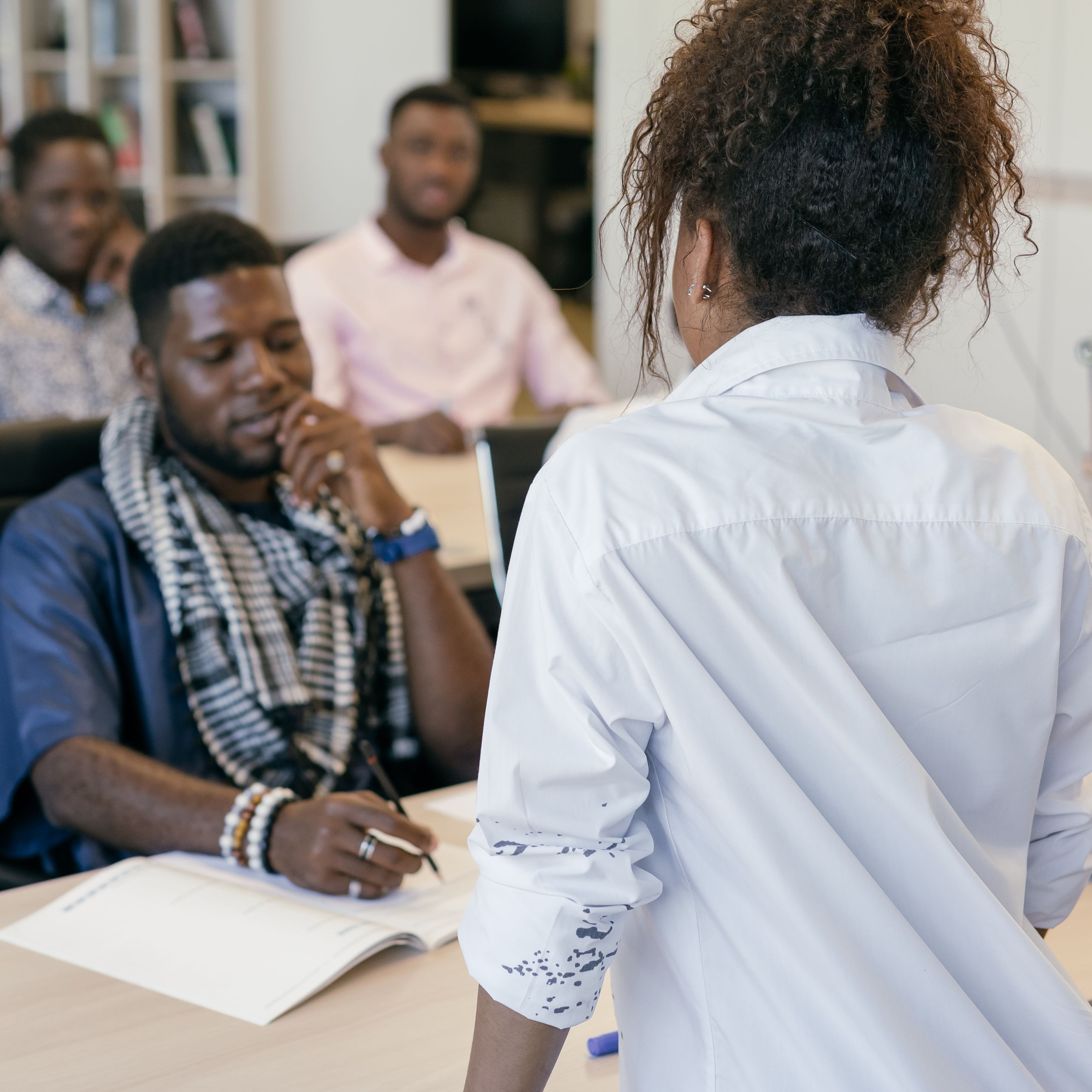 Conversational AI Intelligent Training vs.Video Training–Which One Actually Builds Skills?