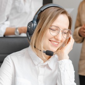 The Voice That Sells Cars – How AI Voice Agents Are Revolutionizing Automotive Customer Experience