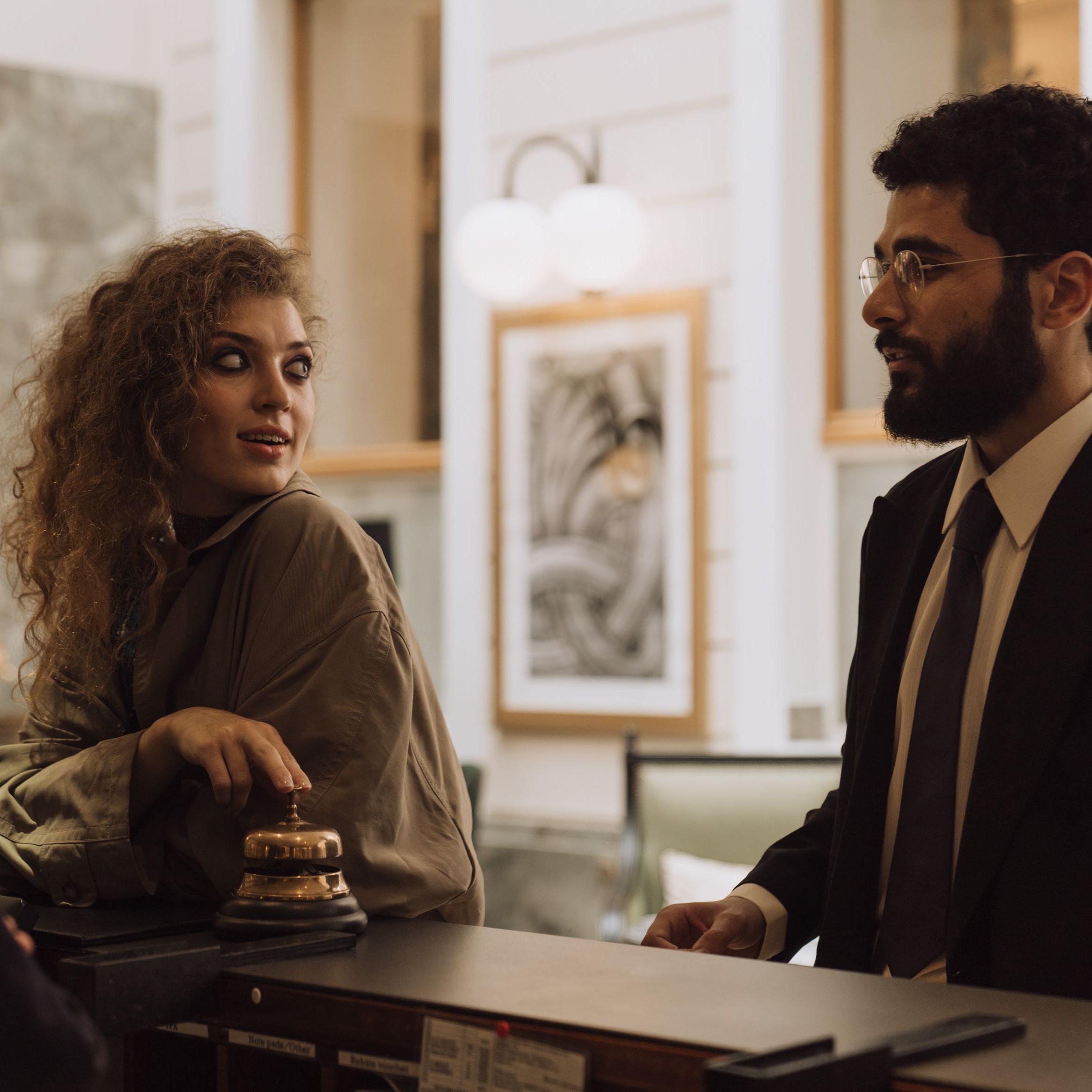 The Front Desk That Never Sleeps – How 24/7 AI Voice Agents Are Transforming Hotel Guest Experience