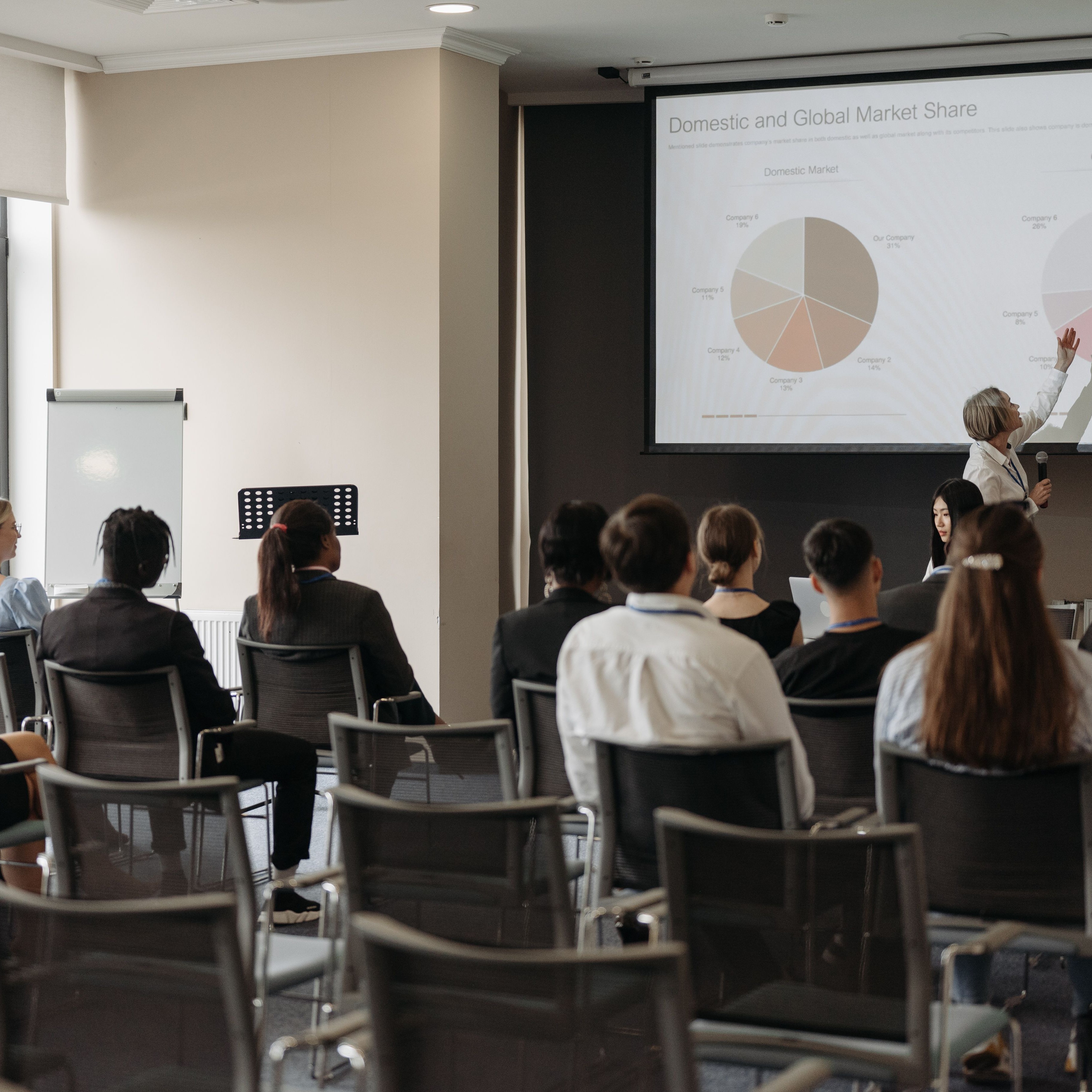 The 50% Cost-Cut That Doesn't Sacrifice Quality – Cost-Effective Intelligent Training for Medium and Large Enterprises