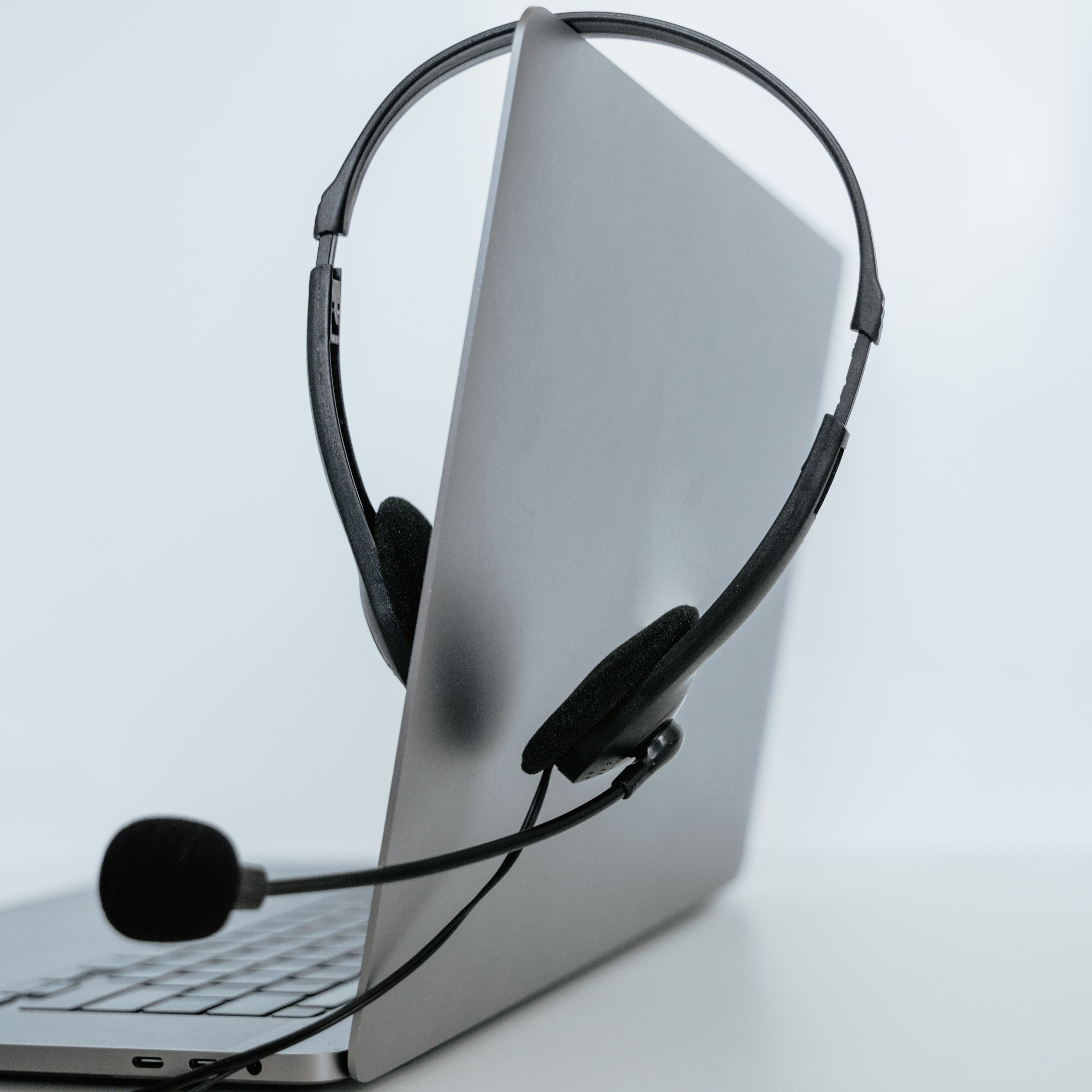 How AI Voice Agents Are Killing the Phone Tree in 2026