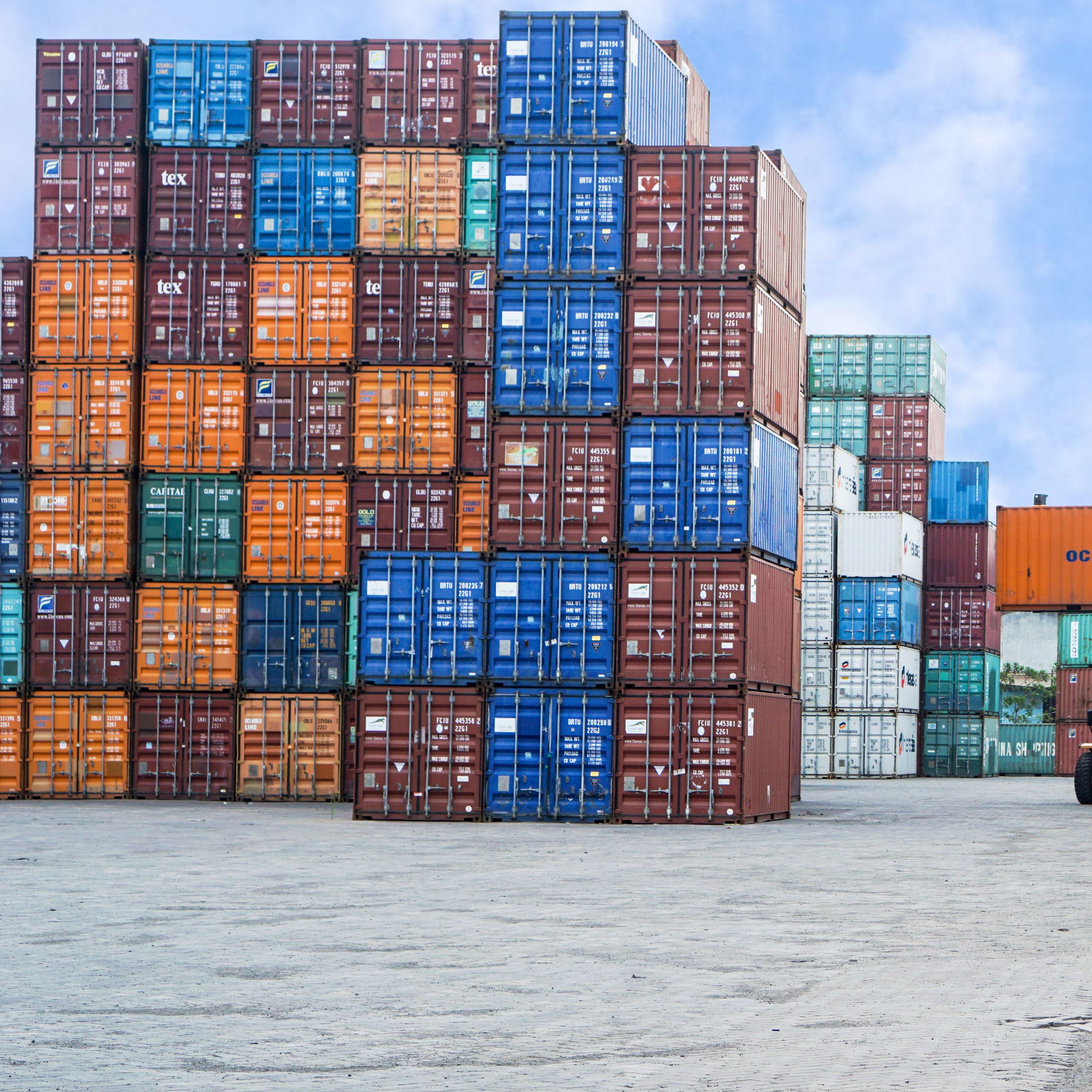 The Peak Season Hangover–How AI Voice Agents Are Saving Logistics Call Centers from the Post-Sale Storm