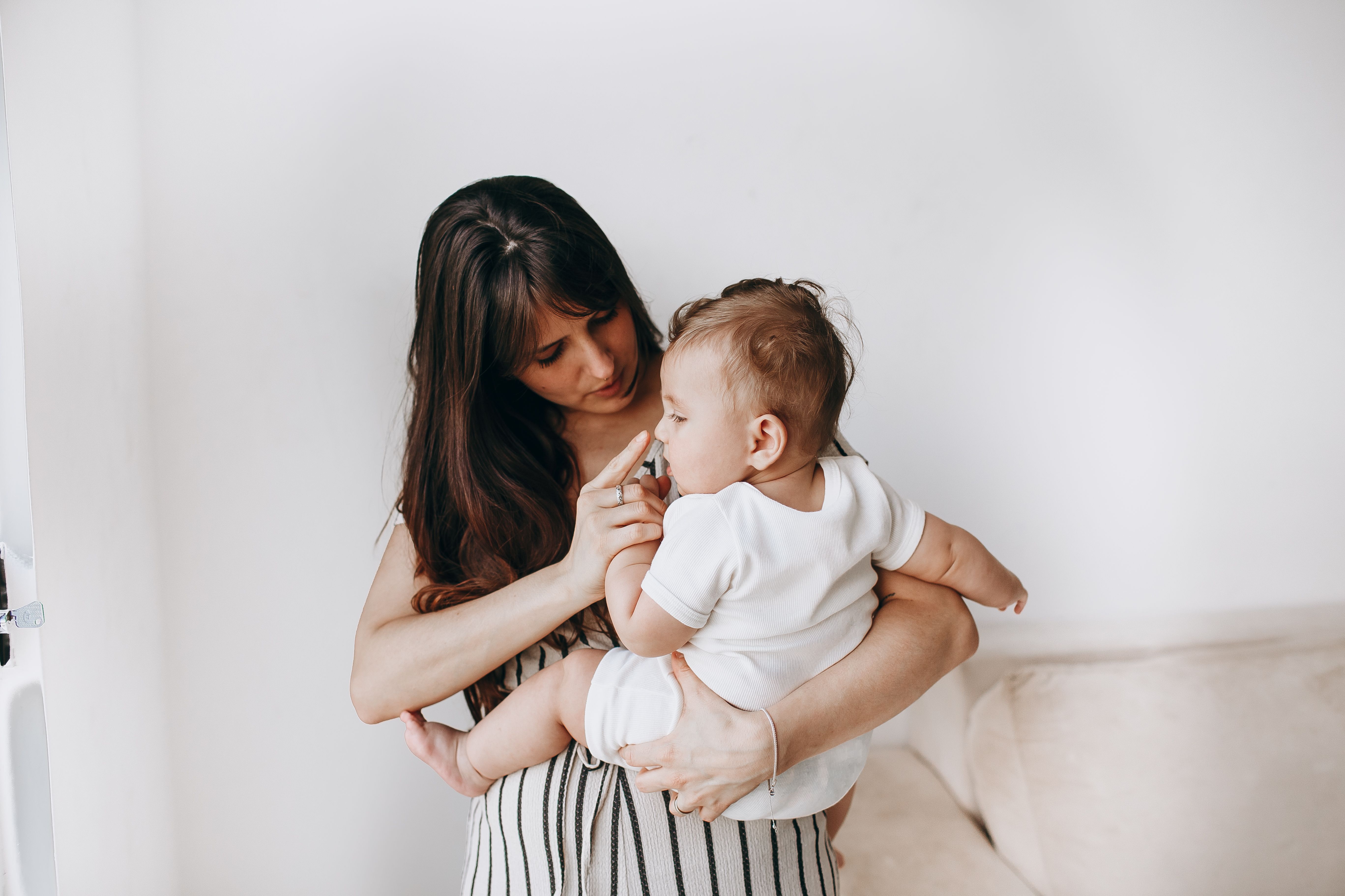 The$7 Billion Front Desk Problem–How Smart Badges Are Unlocking the Service Black Box in Maternity and Baby Retail