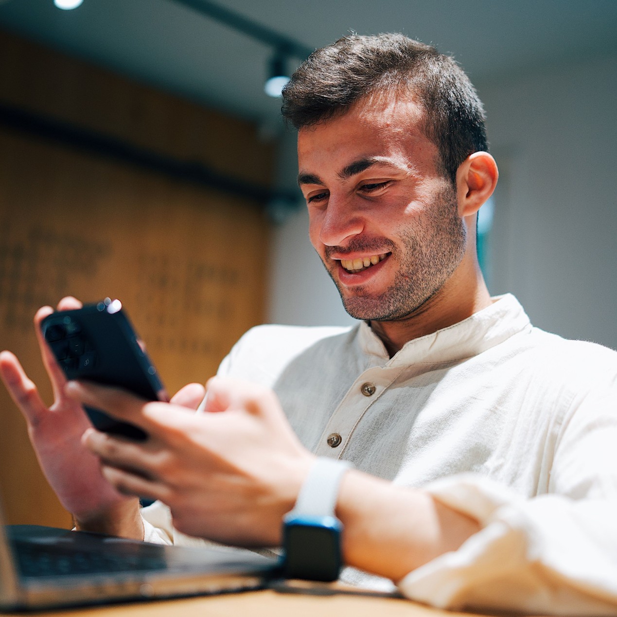 Omnichannel Multilingual AI Chatbot – The Cross-Border E-Commerce Game Changer