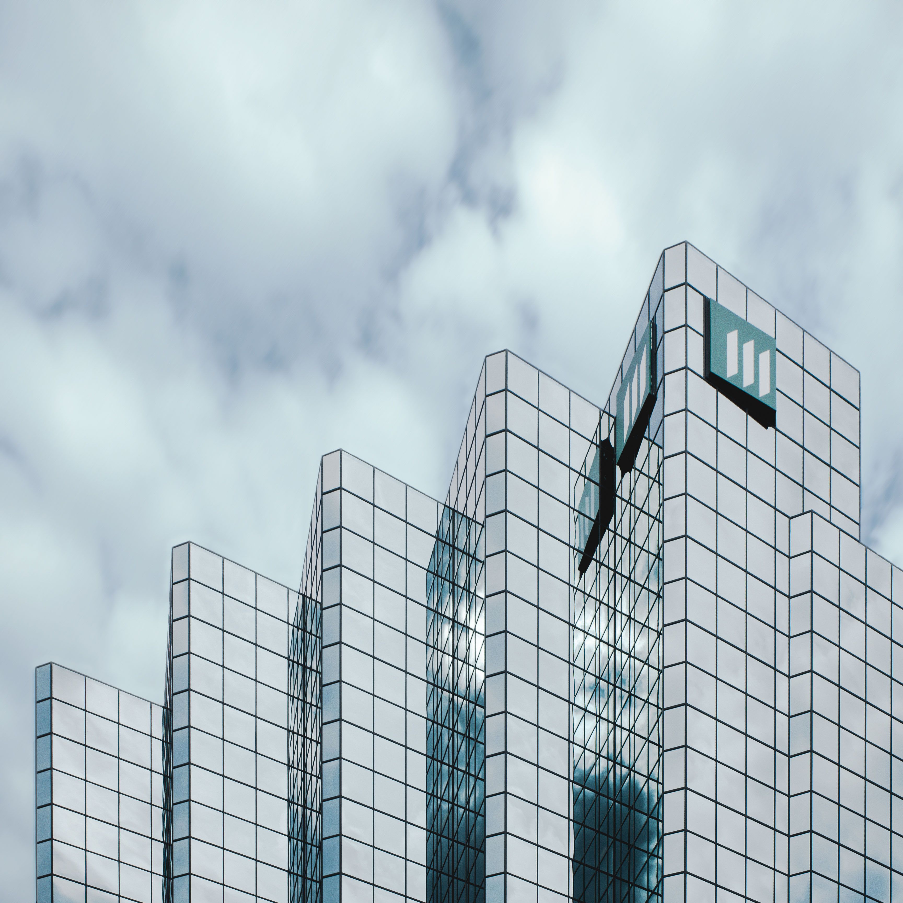 How AI-Powered Call Centers Help Financial Institutions Cut Compliance Risks and Handle 3x Call Volume