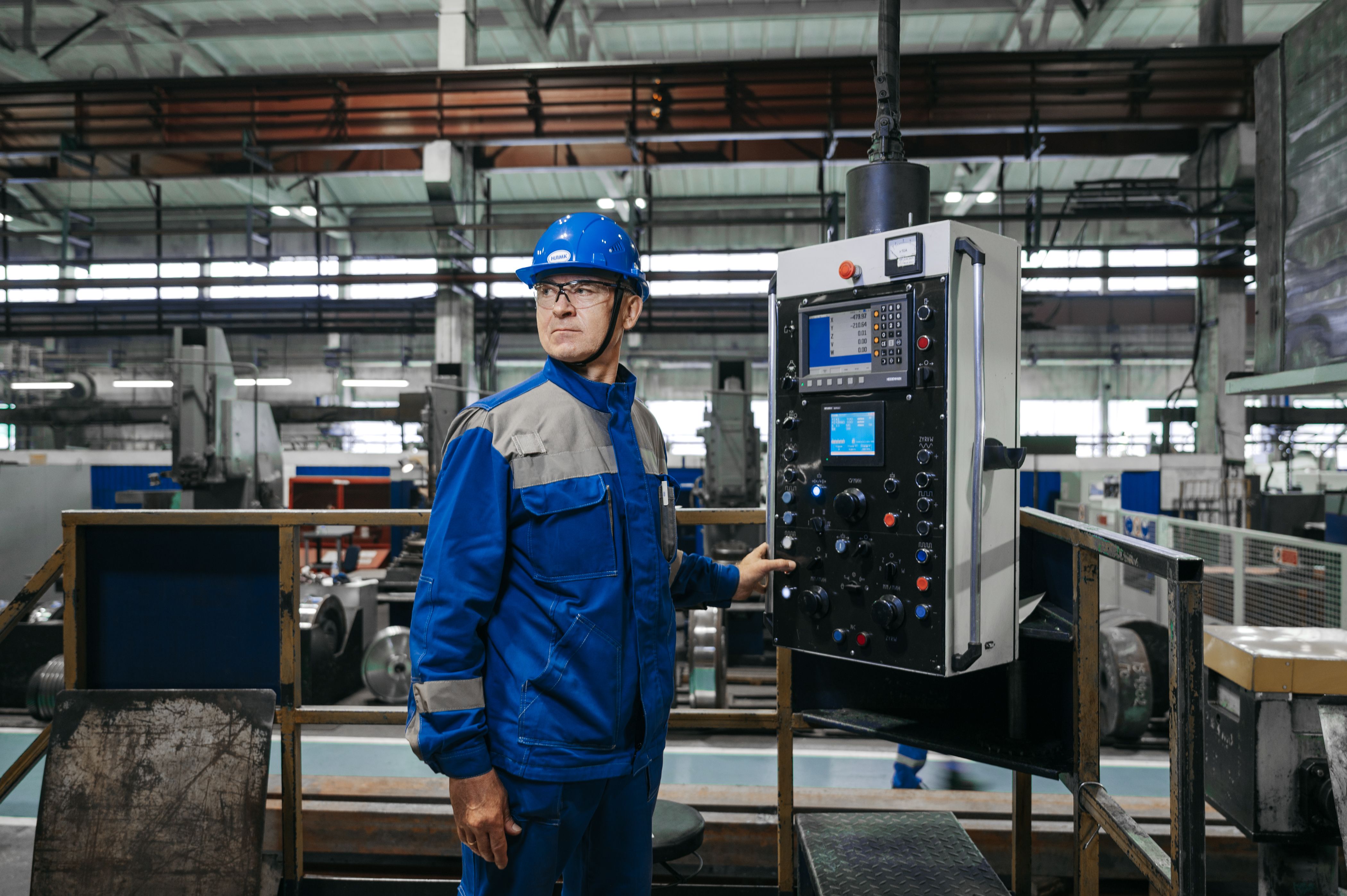 From Siloed Channels to Unified Intelligence: How Smart Manufacturers Cut Response Time by 60% with an Omnichannel Contact Center