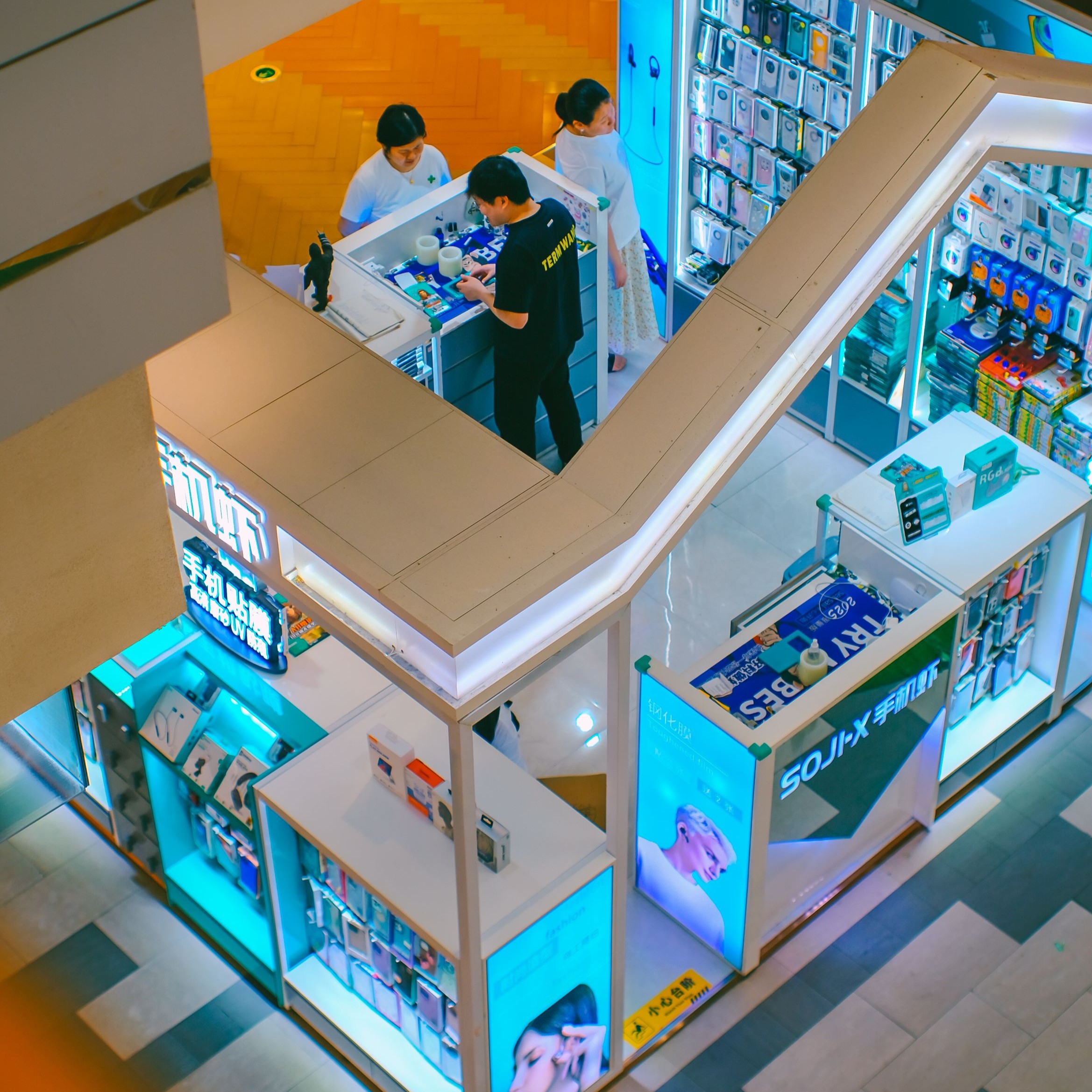 How Smart Wearable Customer Service Solutions Are Reshaping Retail in 2026