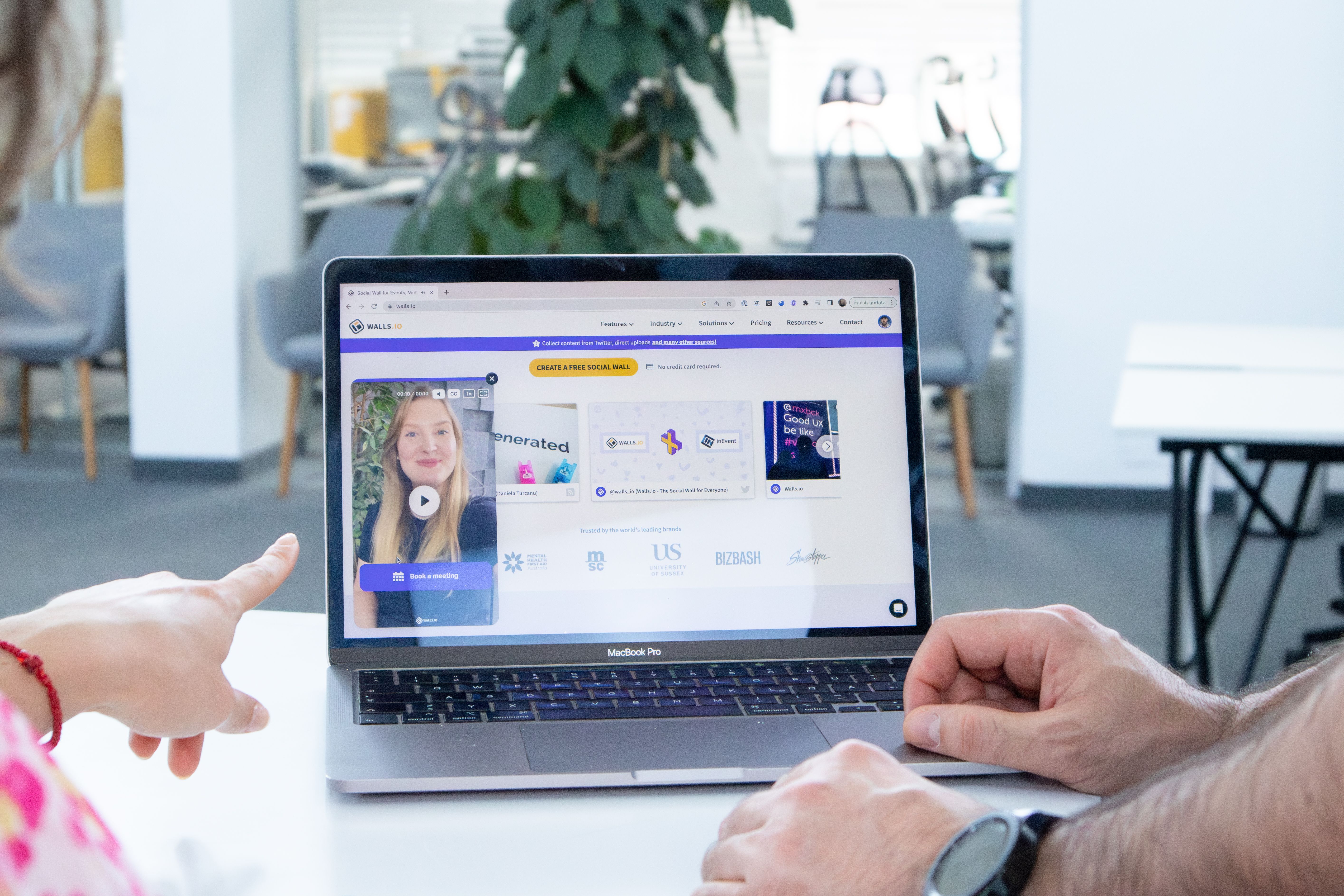 How Omnichannel Live Chat Transforms Customer Engagement in Telecommunications
