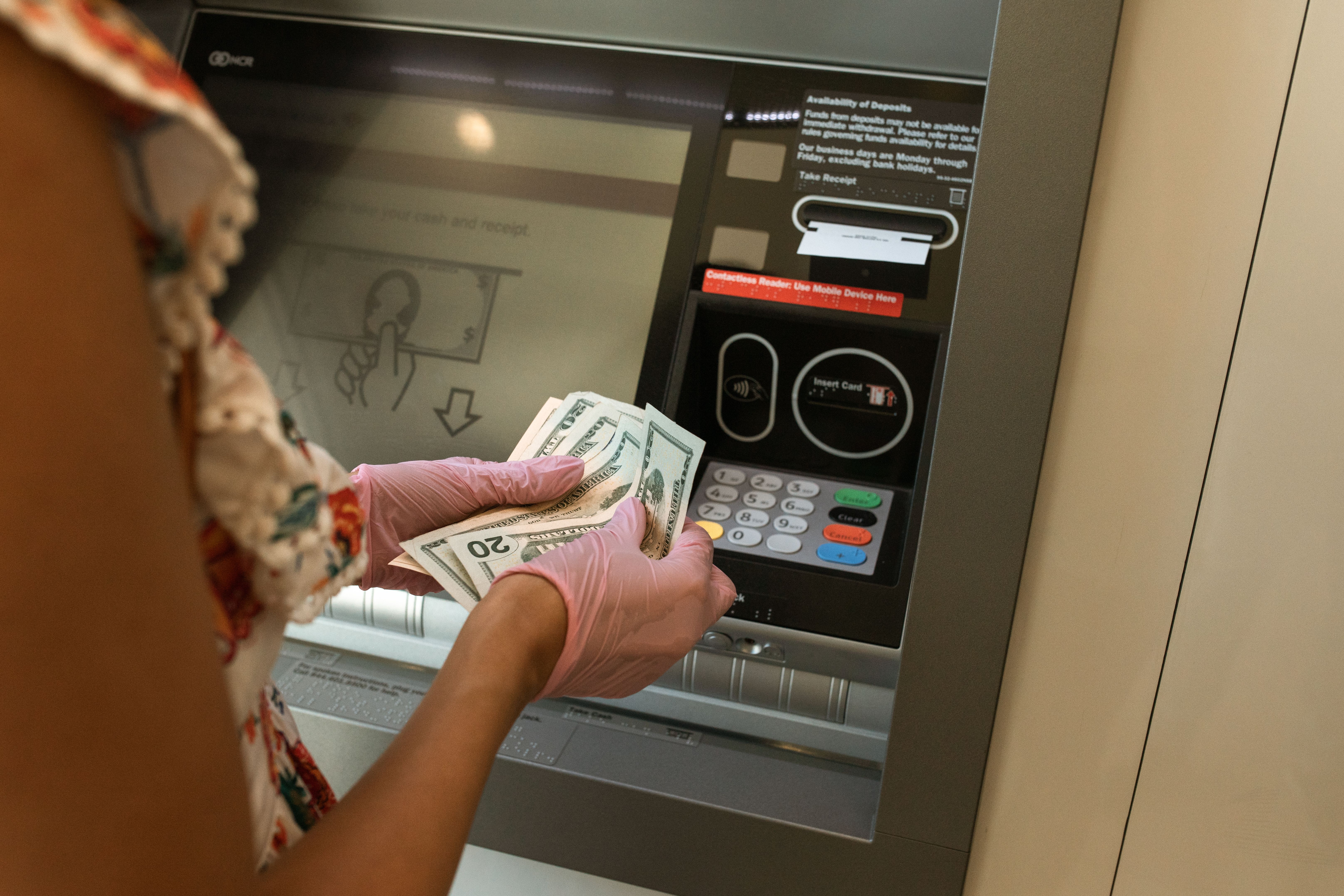 From 24 Hours to 90 Minutes: How AI Contact Centers Save Banks $500K Annually