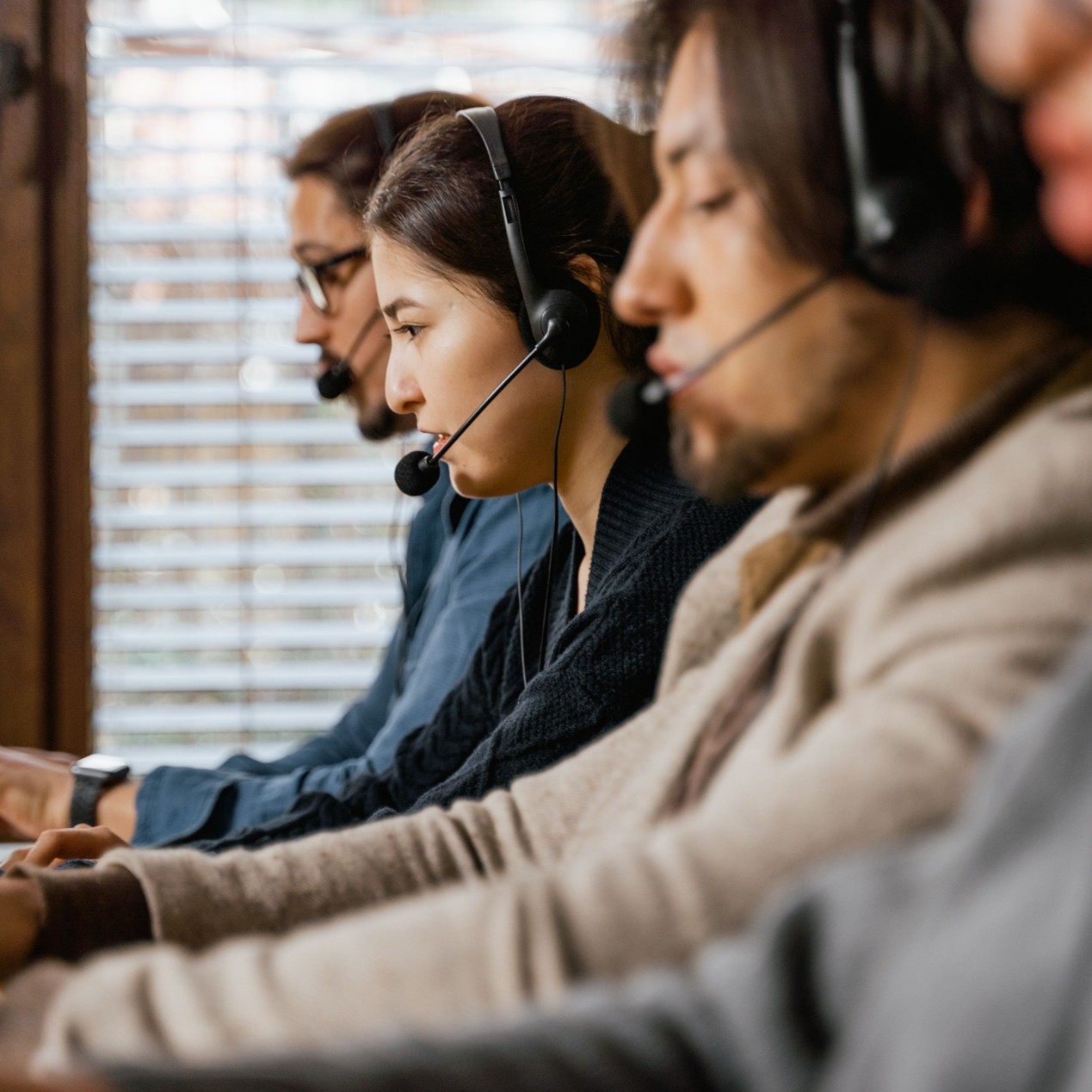 The 24/7 Agent That Speaks Every Language – How Zeelool Scaled Global Service with AI VoiceBot