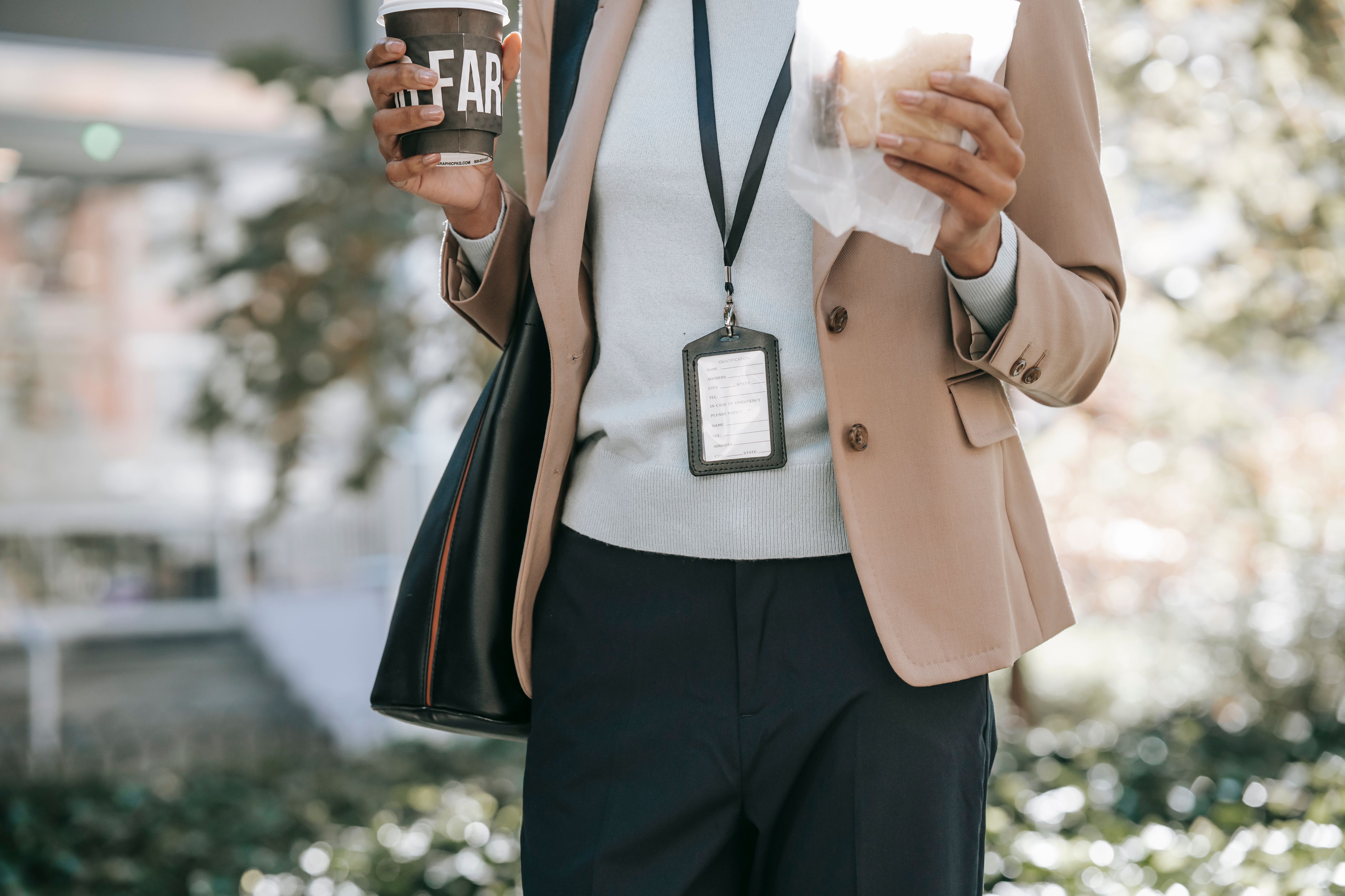 The Badge That Closes Deals – Smart Badge Recommendations for Offline Stores in 2026